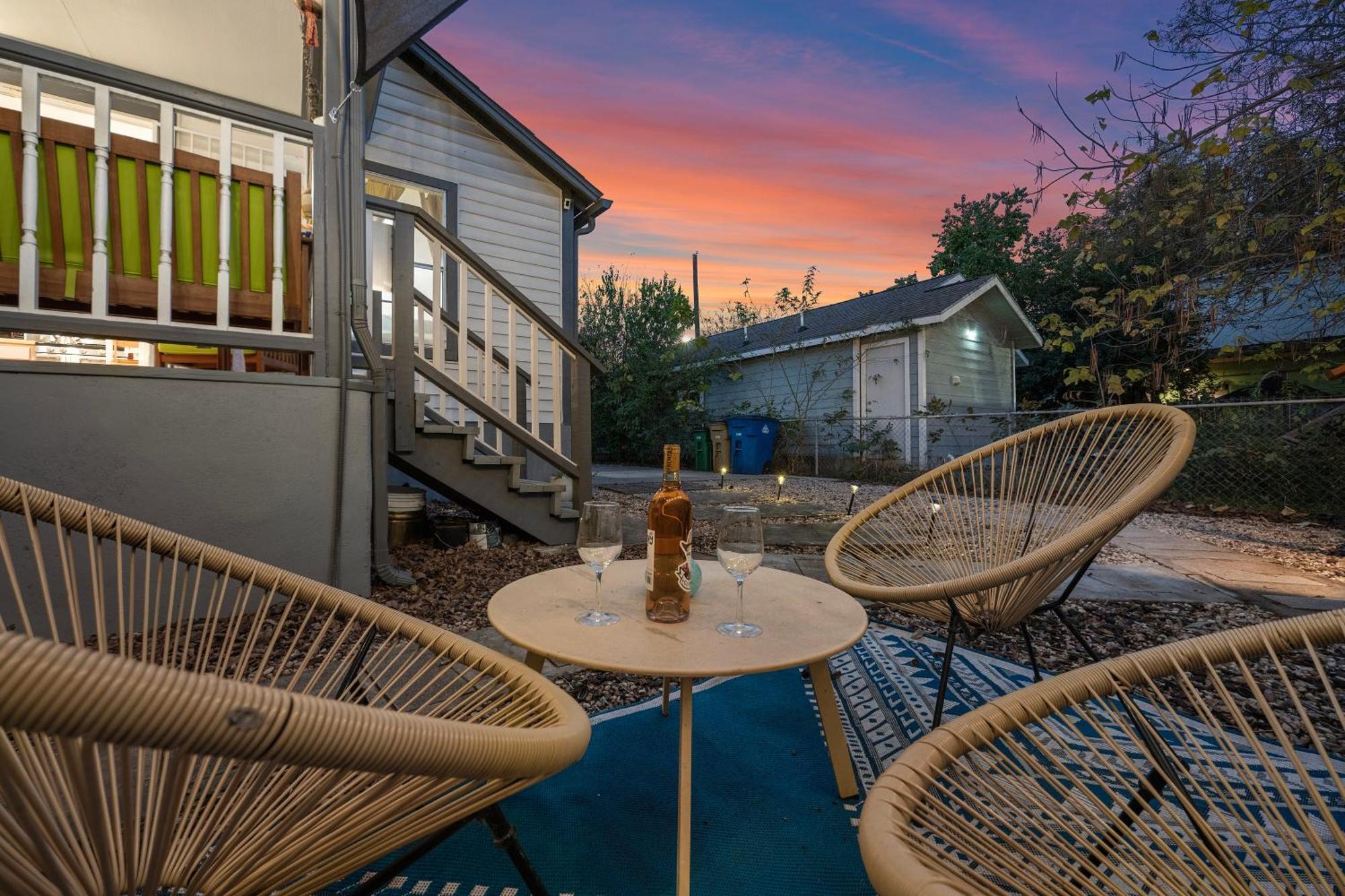 Stylish, Artsy Bungalow Central Eastside أوستن المظهر الخارجي الصورة